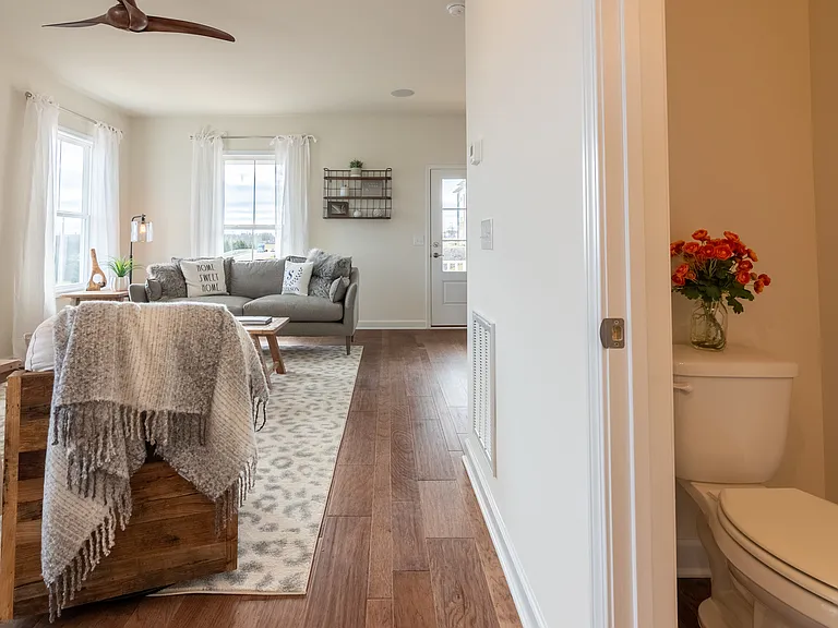 335 John Adams Dr — Photo 12