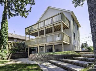 131 Glenview Ave, Fox Lake, IL 60020