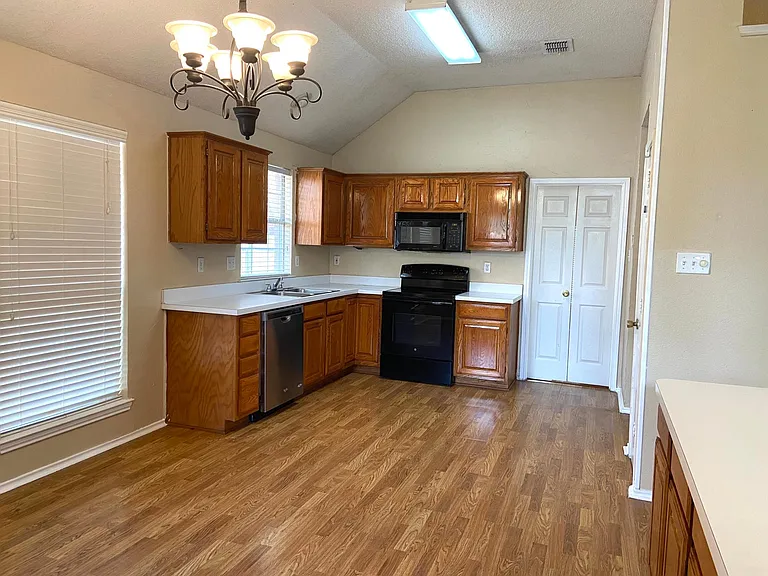 10800 Jackson Ln — Photo 4