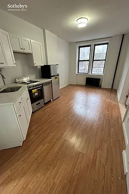 Rented by Sotheby's International Realty | media 22