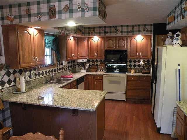 2nd image of 214 Timber Creek Dr