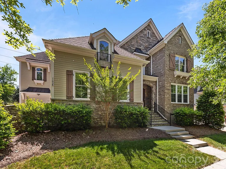 11938 Bradford Park Dr — Photo 2