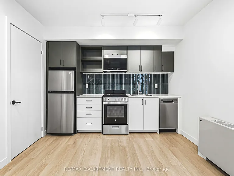 325 James St S #104 — Photo 3