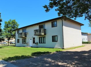 1801 6th St SE APT D, Minot, ND 58701