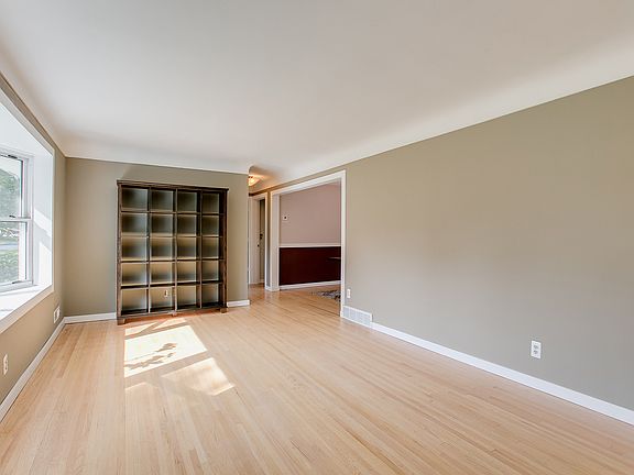 5th image of 8661 Oakland Ave S