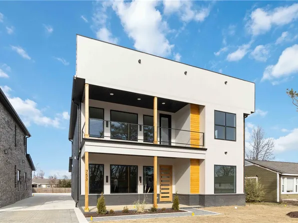 820 NW 11th St, Bentonville, AR 72712