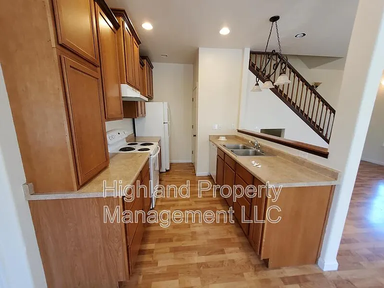 1247 NE Williams St — Photo 12