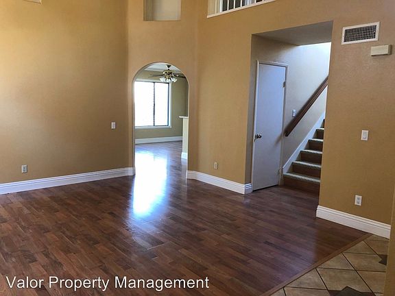 3rd image of 2270 Ravenwood Dr
