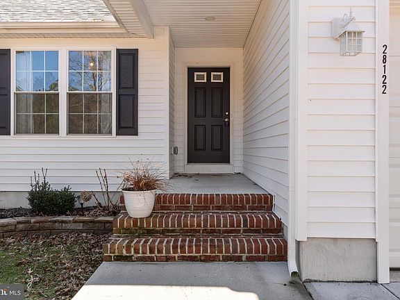 3rd image of 28122 Wintergreen St
