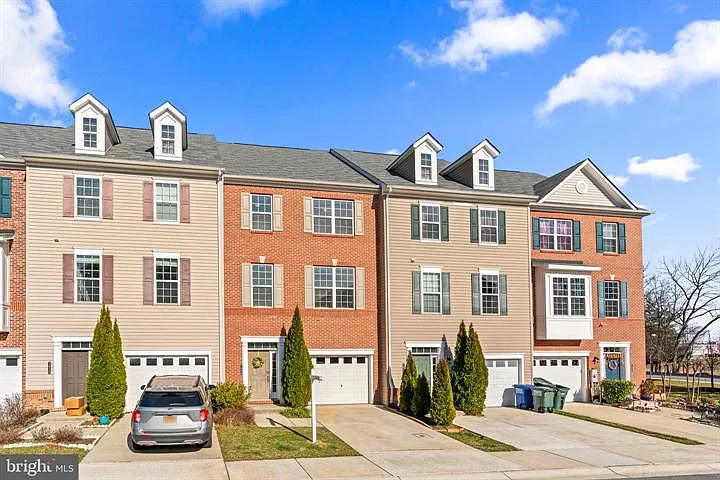 4 bed, 2840 sqft, $3,700 — Photo 1