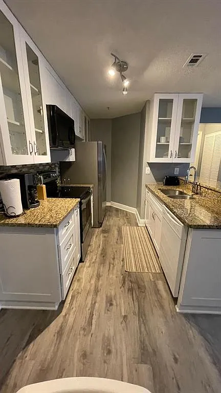 1 bed, 1.0 bath, 771 sqft, $1,300 — Photo 4