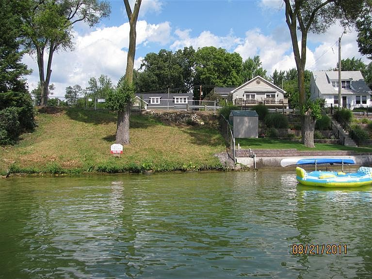 2nd image of N Shore Dr