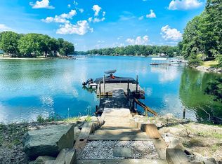 5138 Crystal Lake Dr, Denver, NC 28037