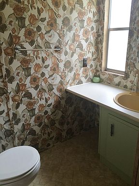 5th image of 202 NE 67th St