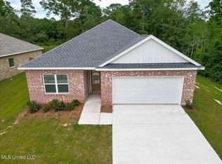 720 Waters View Dr, Biloxi, MS 39532