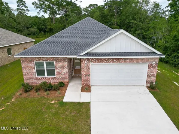 720 Waters View Dr, Biloxi, MS 39532