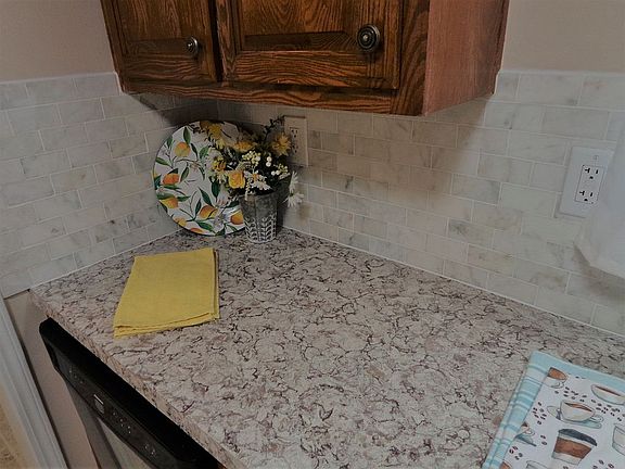 5th image of 27 Abingdon Ln