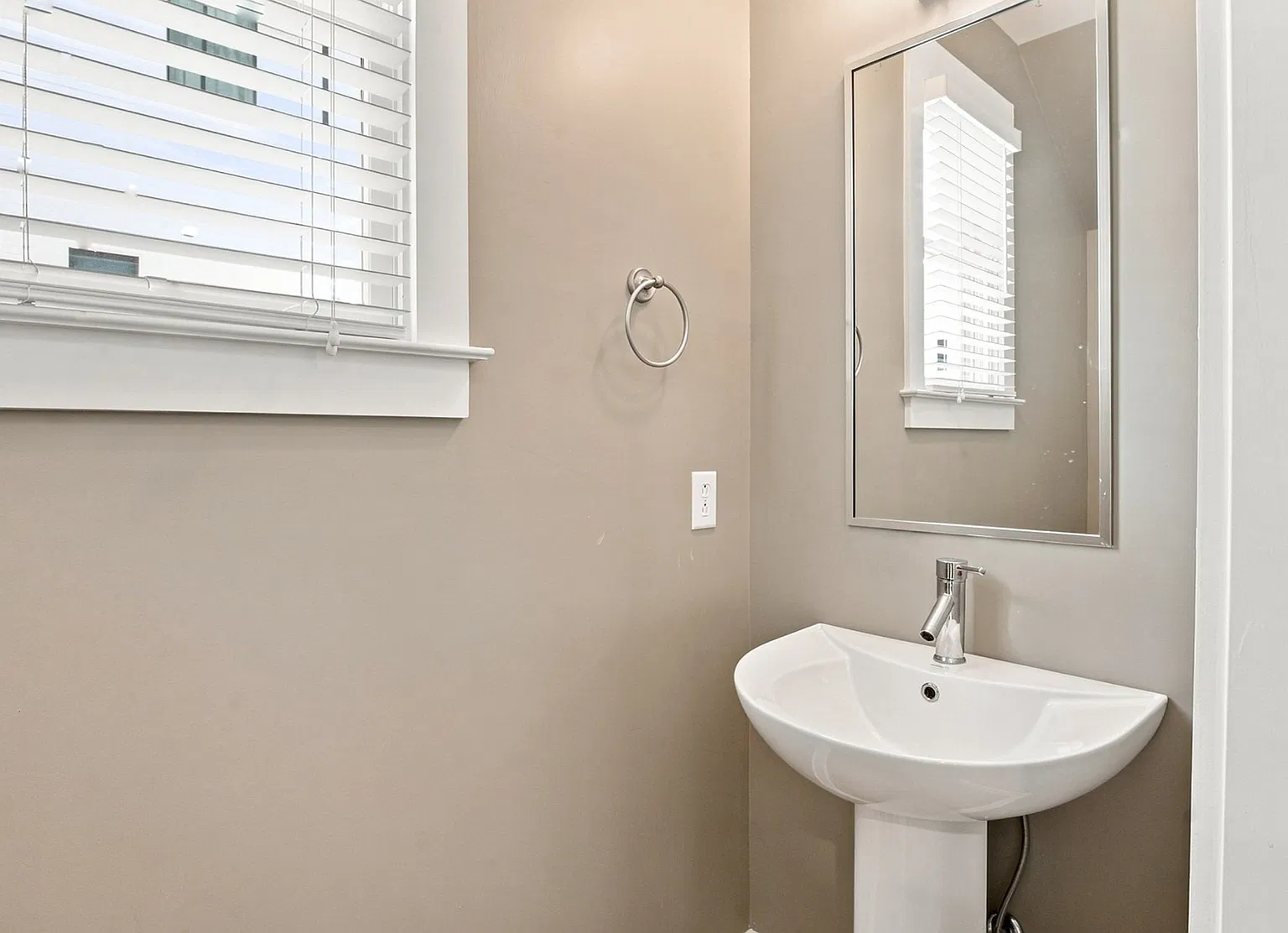 2950 Vaulx Lane - 1 — Photo 4