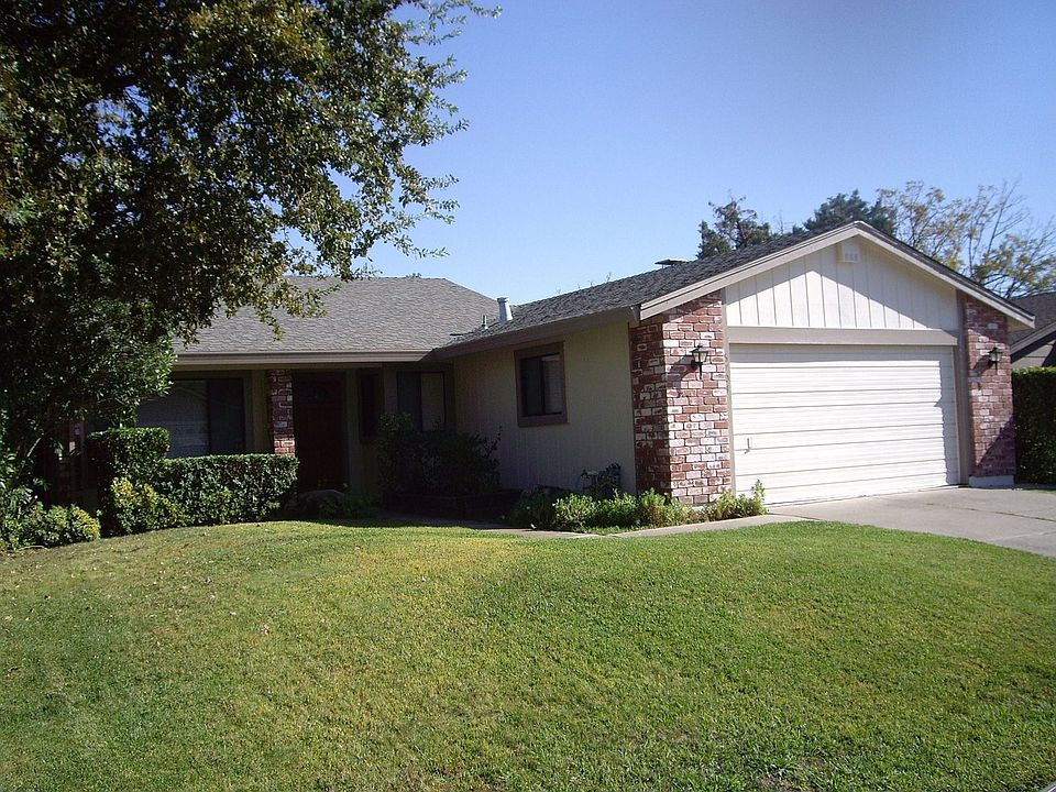 6704 Sugar Maple Way