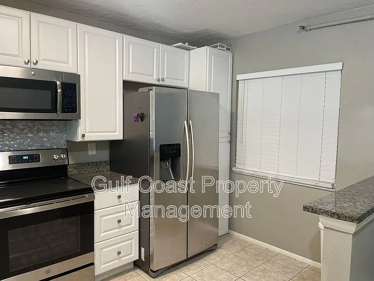 2124 N Tamiami Trl #102 — Photo 4