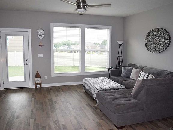 3rd image of 2350 Jamaica Ct