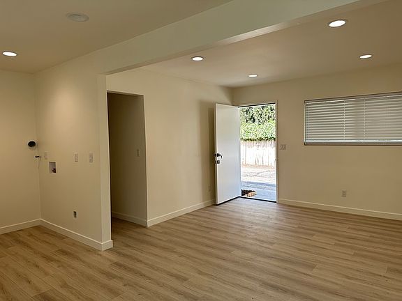 3rd image of 200 E Phillips St #200