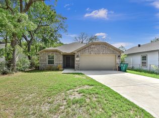326 N Howeth St, Gainesville, TX 76240