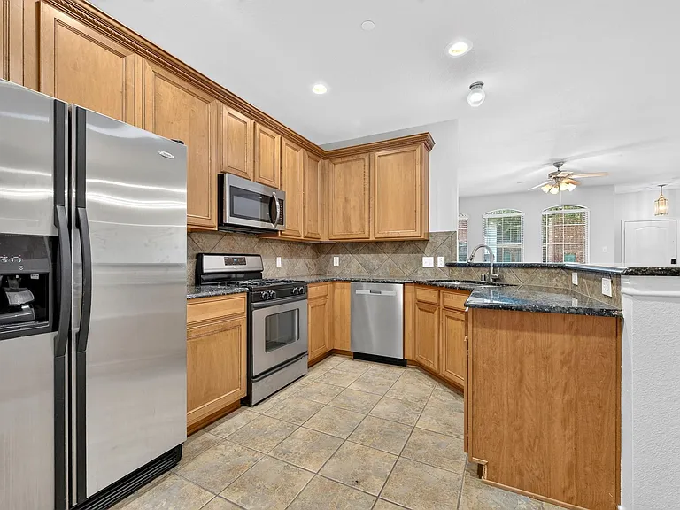 6837 Livorno Ln — Photo 16