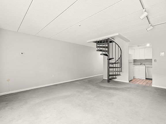 4th image of 17 Healey St APT 201