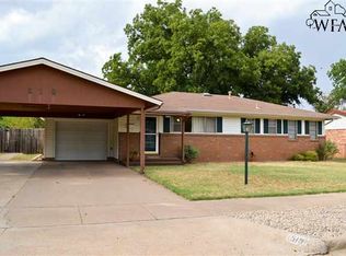 519 N Hilltop Ave, Burkburnett, TX 76354