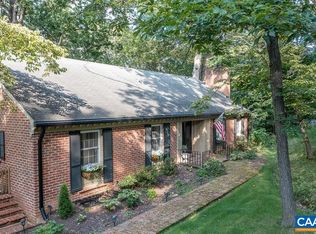 902 Blue Ridge Dr, Staunton, VA 24401