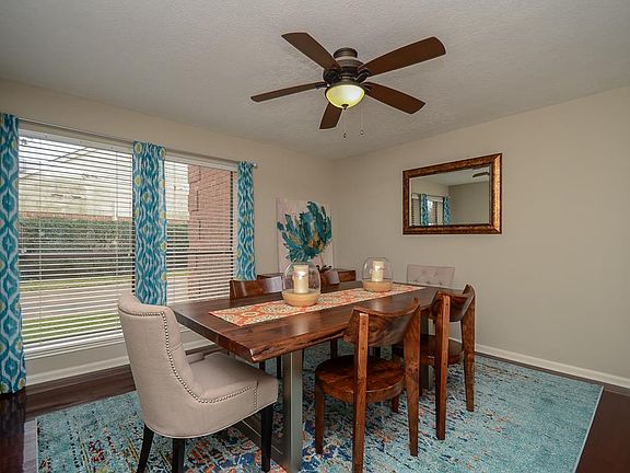 3rd image of 4006 Crow Valley Dr