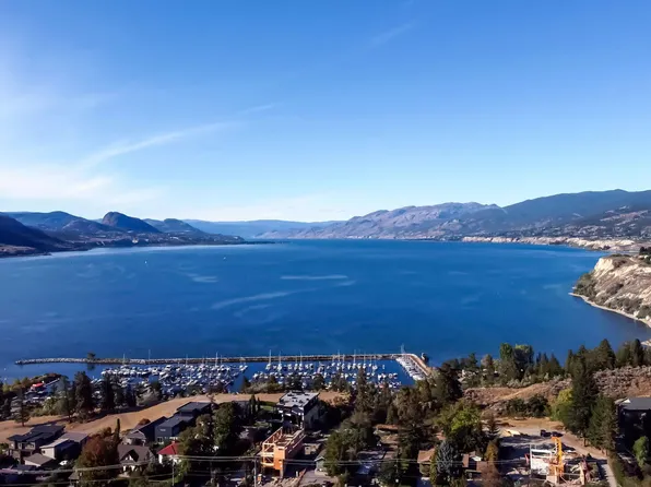 725 Westminster Ave E, Penticton, BC V2A 1H6