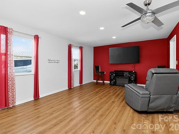 2nd image of 5525 Alpine Ln