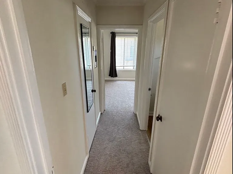 1025 Noel Dr #E — Photo 8