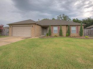 11613 N 109th Pl E, Collinsville, OK 74021