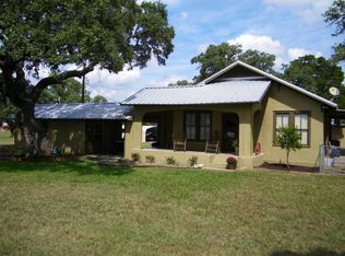 702 W Egg Rd, Meyersville, TX 77974