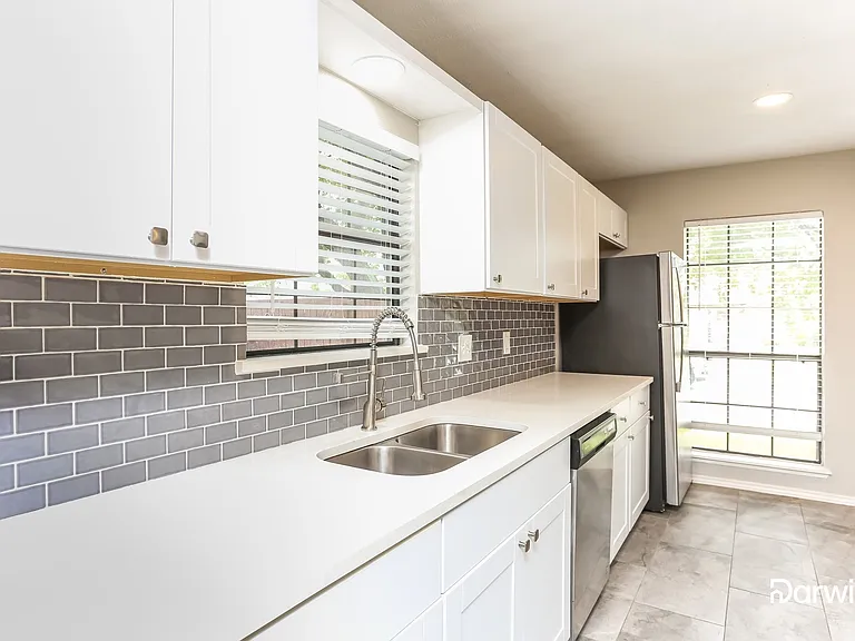 5506 Vagas Dr — Photo 2