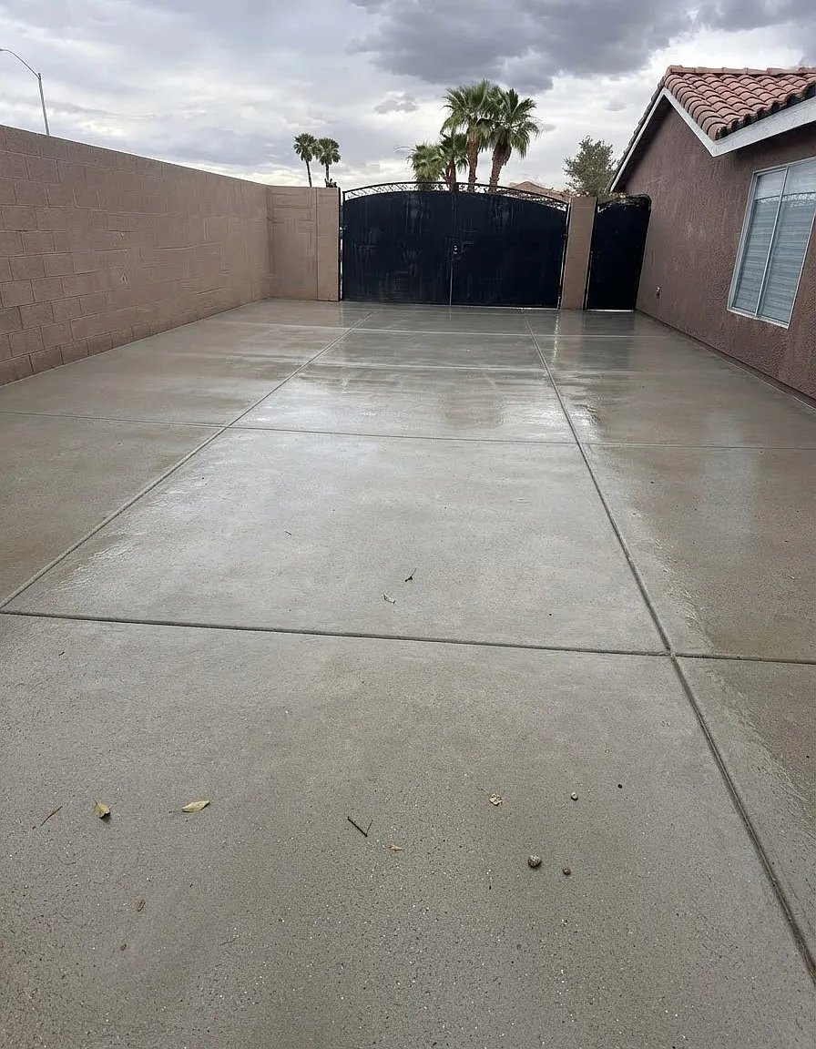 3 bed, 1317 sqft, $2,400 — Photo 2
