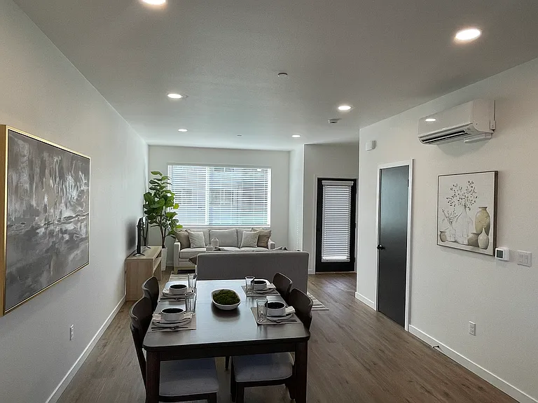 14122 Canyon Rd E — Photo 23