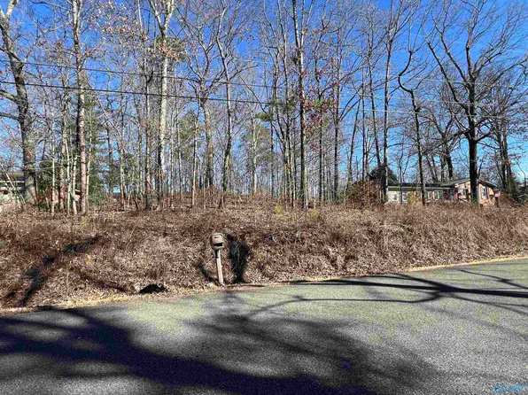 57 Holiday Dr, Gadsden, AL 35907