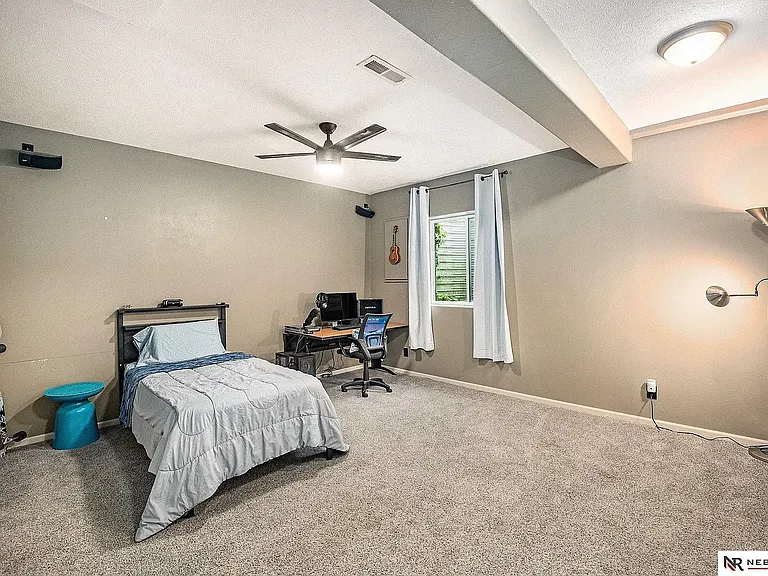 18552 Polk St — Photo 25