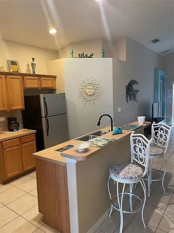 4 bed, 2.0 bath, 1502 sqft, $2,400 — Photo 4