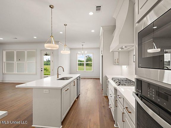 3rd image of 436 Baleigh Way