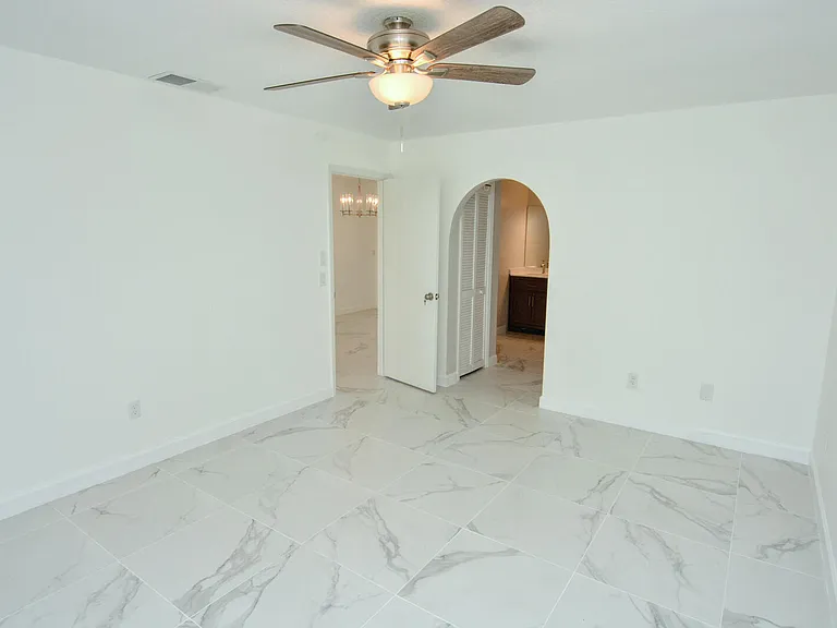 943 SE Browning Ave — Photo 17