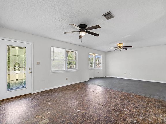 3rd image of 7599 Woods Rd