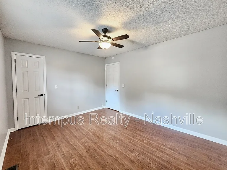 737 Fox Ridge Dr — Photo 16