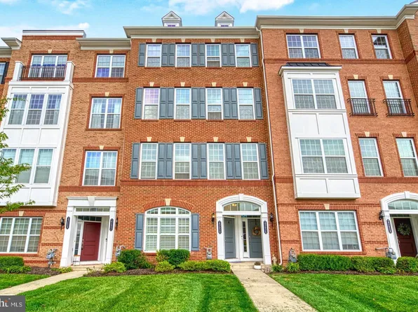 23654 Hopewell Manor Ter, Ashburn, VA 20148