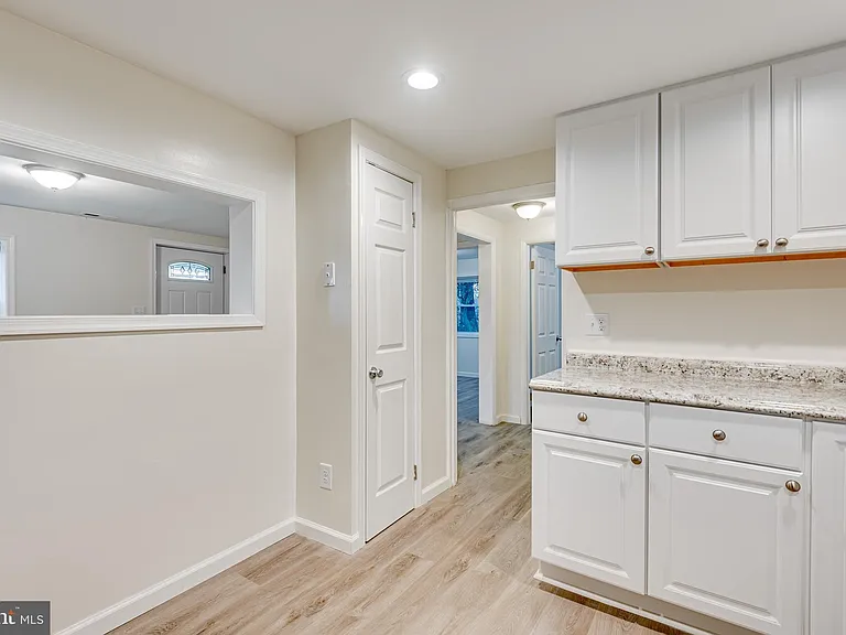 1558 Bay Head Rd — Photo 14