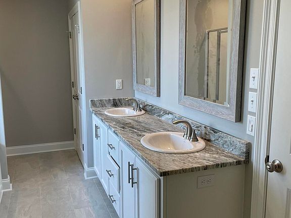 5th image of 106 Ancona Ln